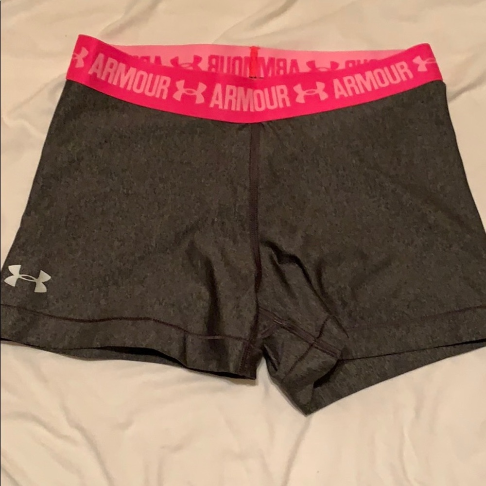 Women’s Small Under Armour Athletic Shorts